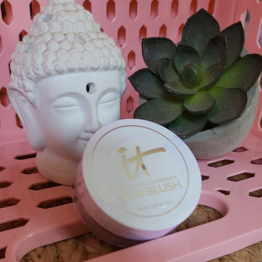 IT Cosmetics Sun Blush in White and Gold - Picture 3 of 3